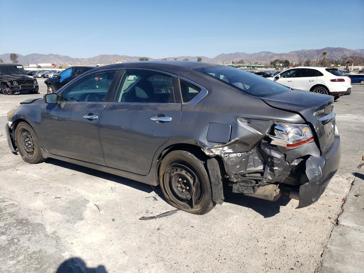 2015 Nissan Altima - Image 2
