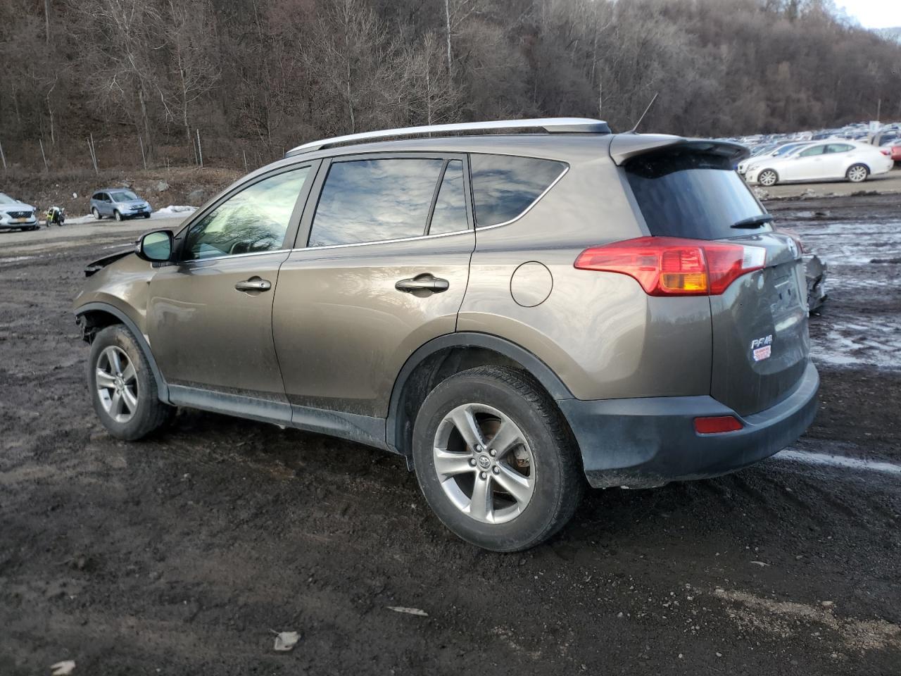 2015 Toyota RAV 4 - Image 2