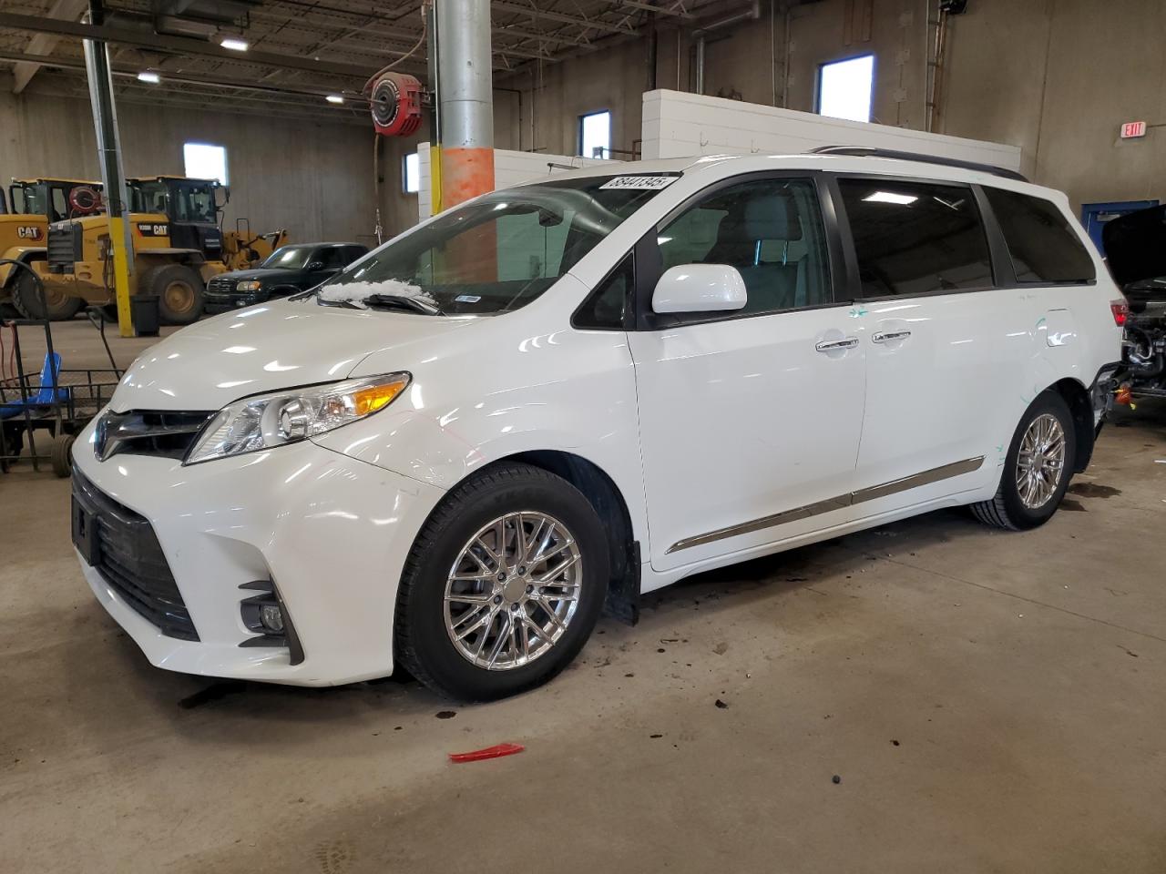 2018 Toyota Sienna - Image 1