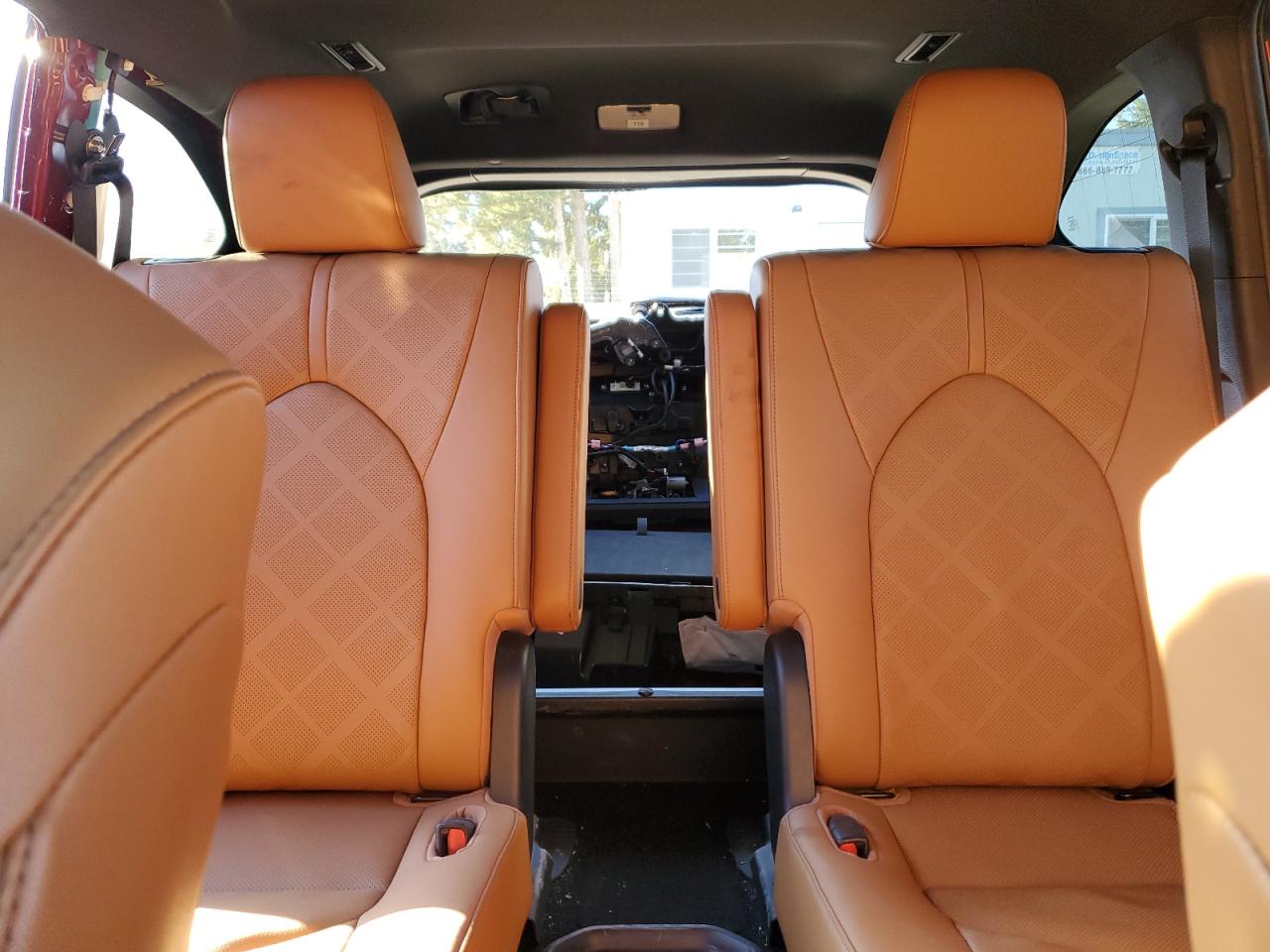 2020 Toyota Highlander - Image 10
