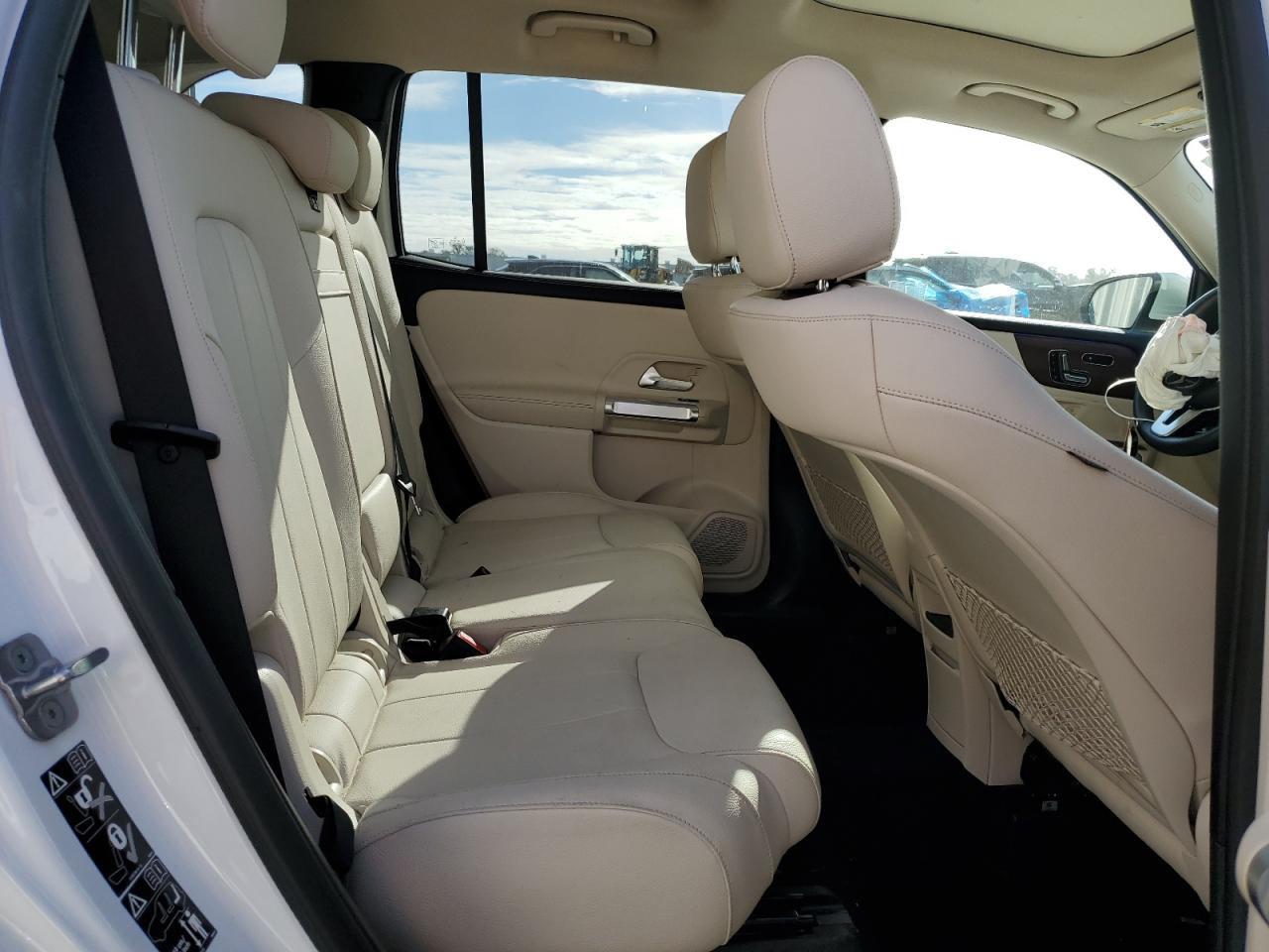 2023 Mercedes-Benz GLB - Image 11