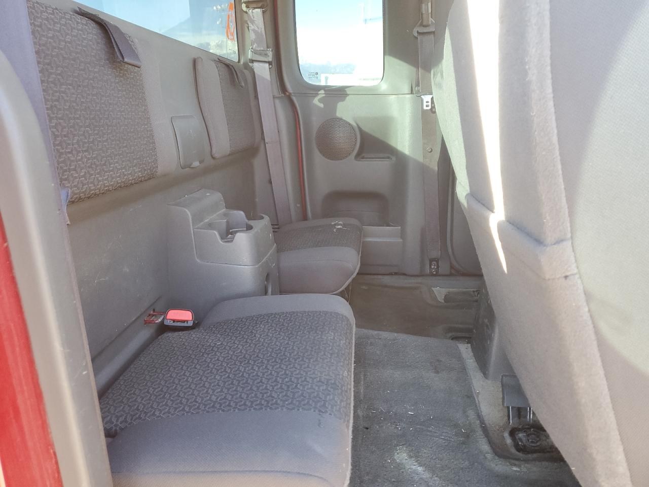 2005 GMC Canyon - Image 10
