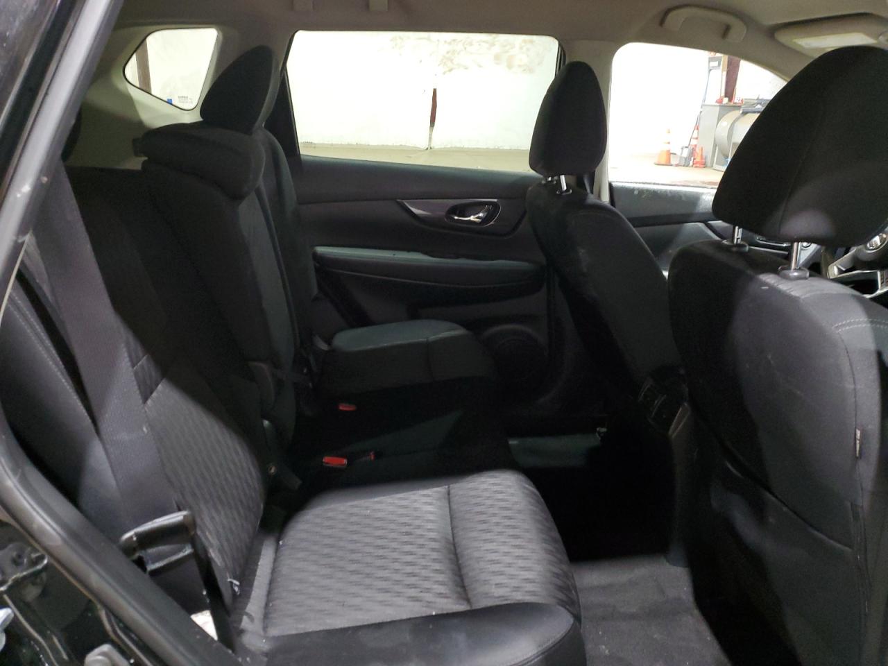 2017 Nissan Rogue - Image 11