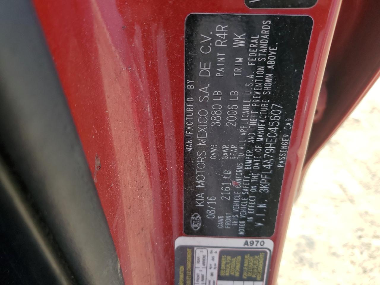 2017 Kia Forte - Image 13