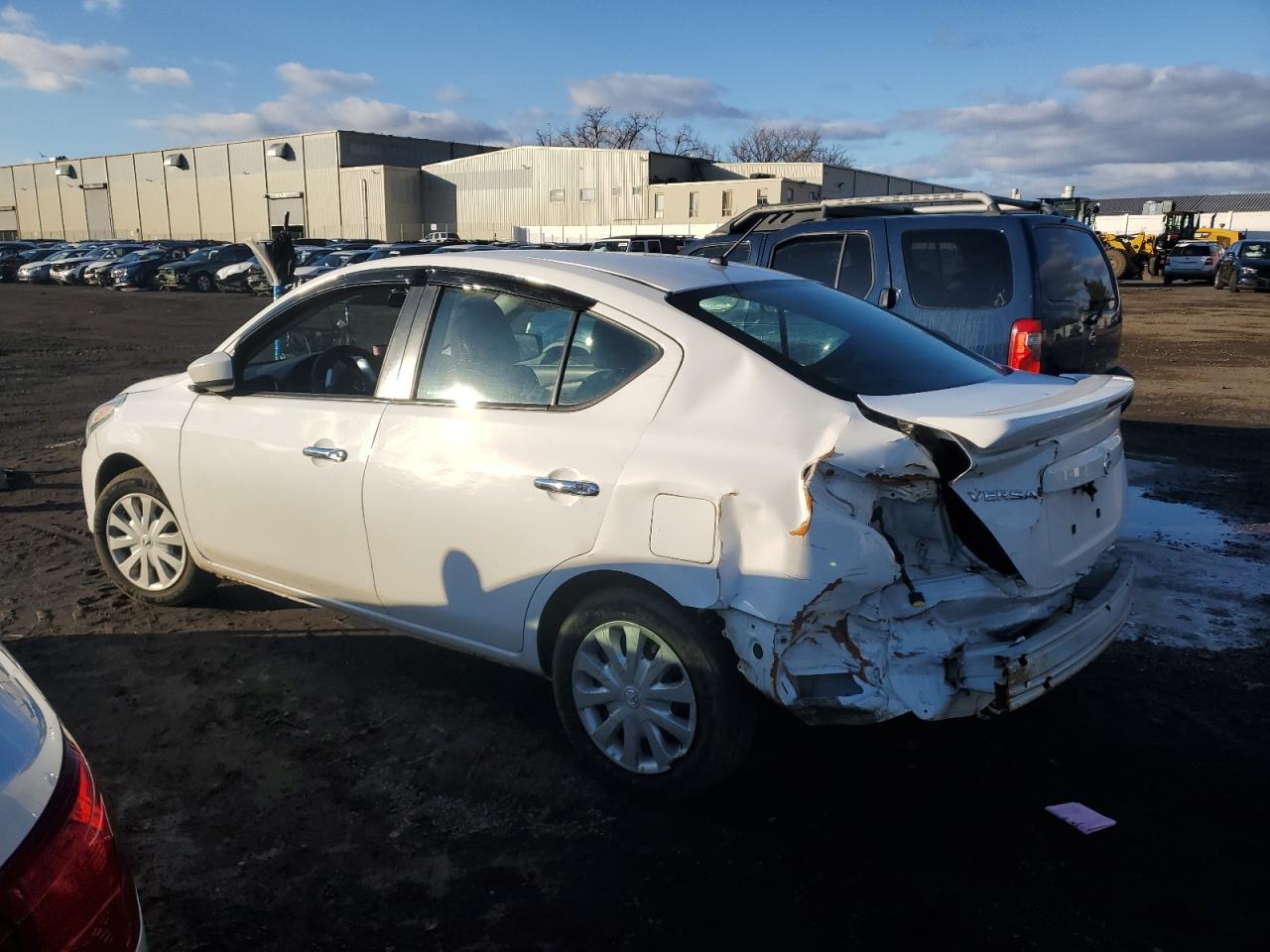 VIN 3N1CN7AP3JL802407 2018 NISSAN VERSA no.2