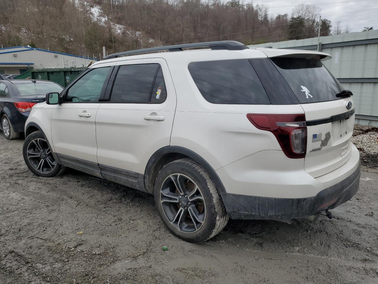 2015 Ford Explorer - Image 2