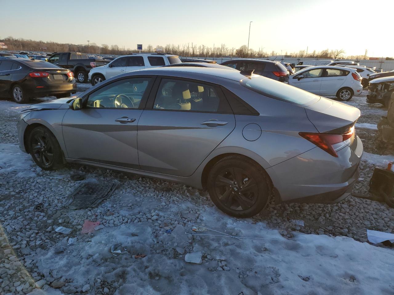 2023 Hyundai Elantra - Image 2