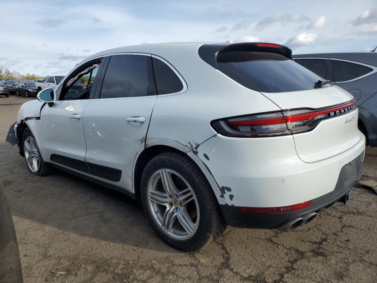 VIN WP1AB2A50LLB32861 2020 PORSCHE MACAN no.2