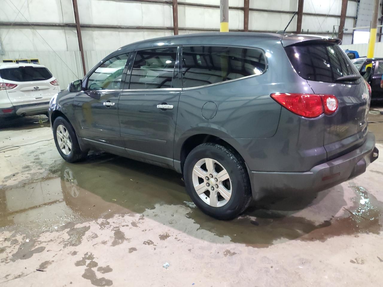 2010 Chevrolet Traverse - Image 2