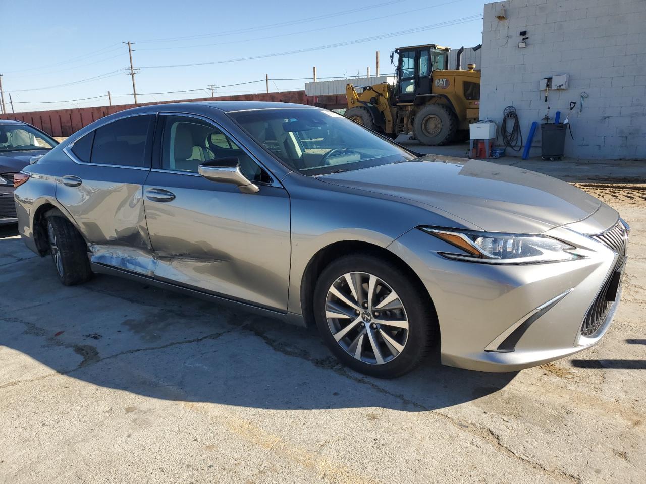 2019 Lexus ES - Image 4