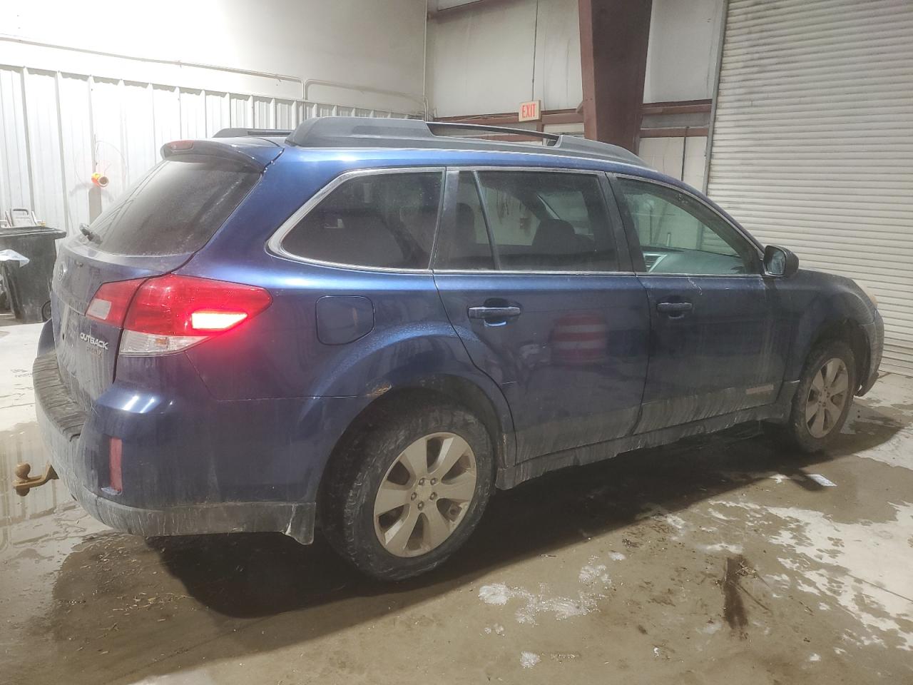 2010 Subaru Outback - Image 3
