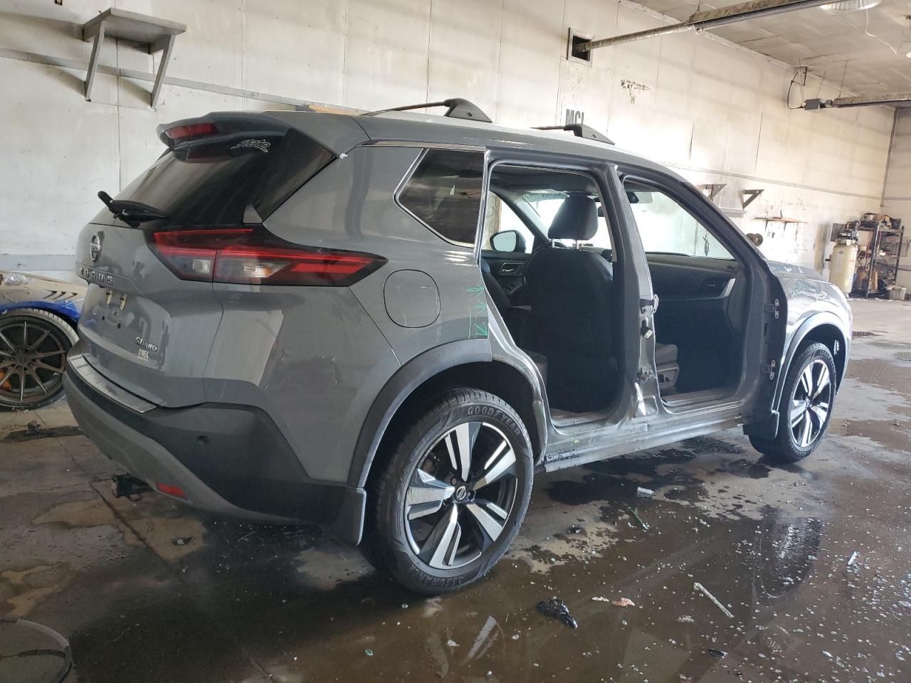 2021 Nissan Rogue - Image 3