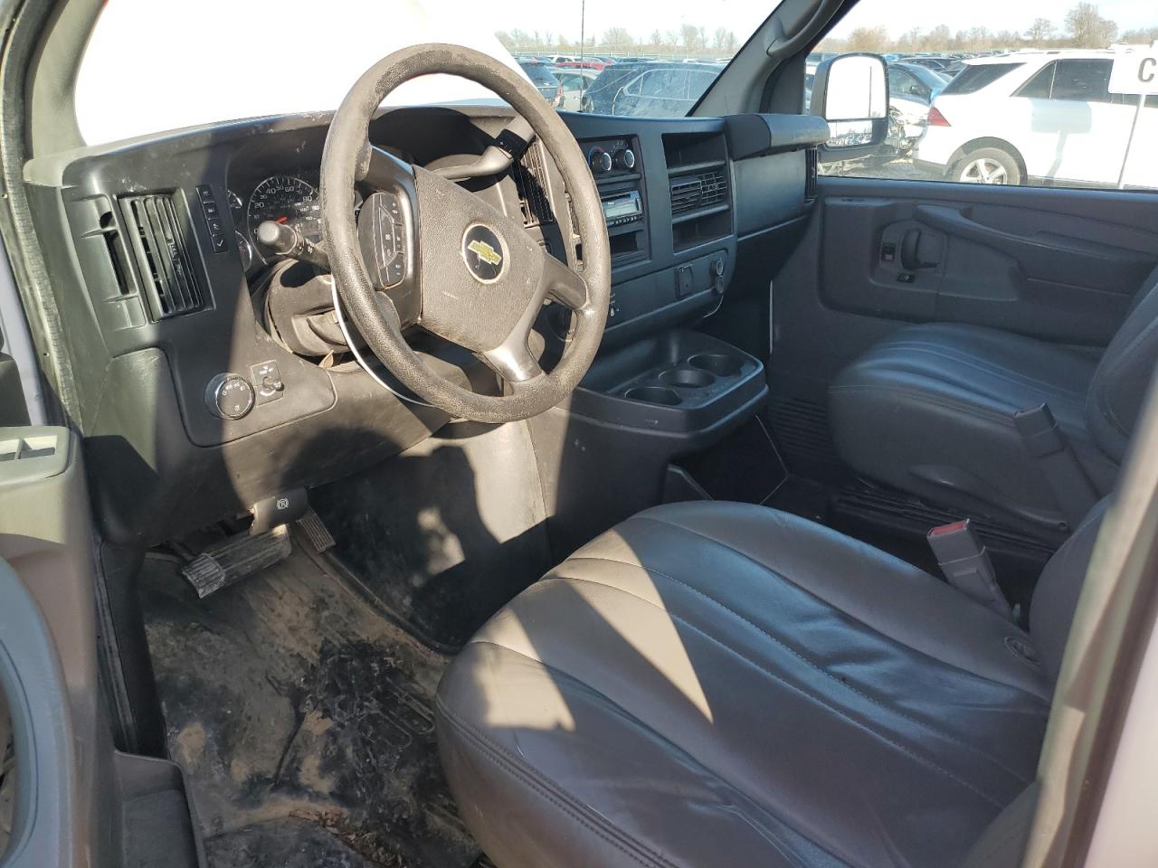 2015 Chevrolet Express - Image 8