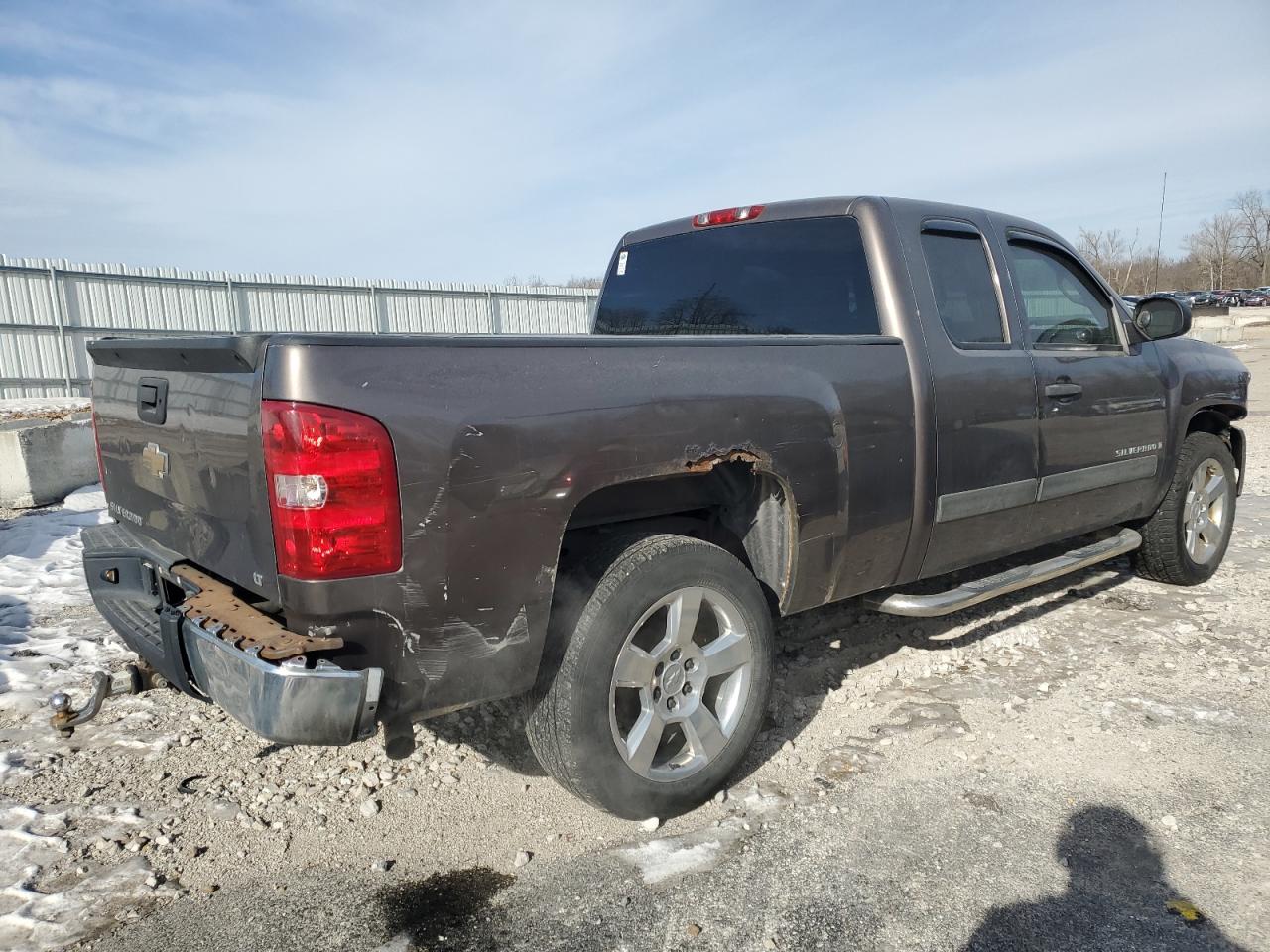 2007 Chevrolet Silverado - Image 3