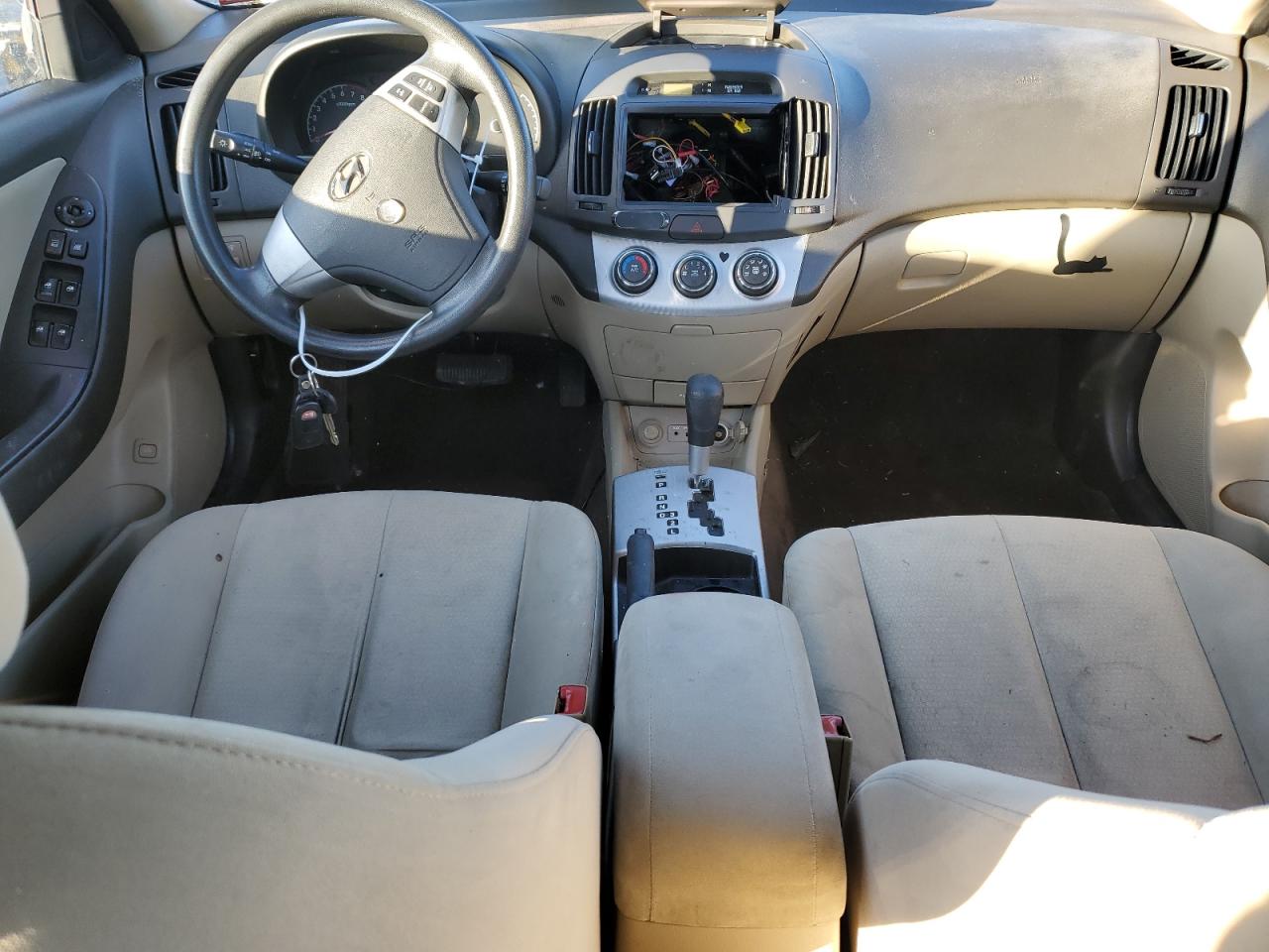 2009 Hyundai Elantra - Image 8