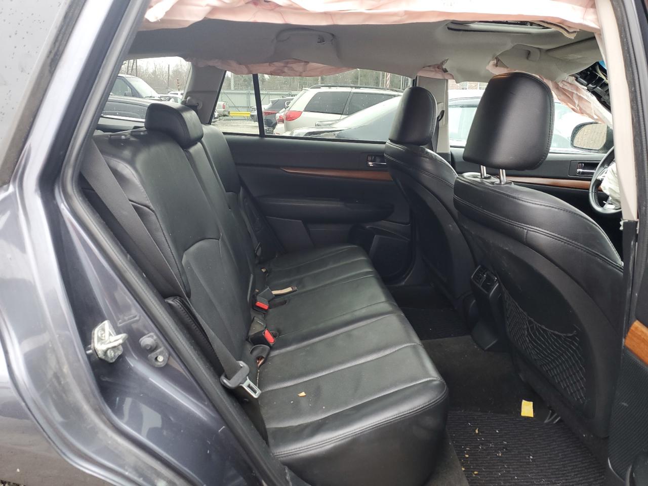 2014 Subaru Outback - Image 10