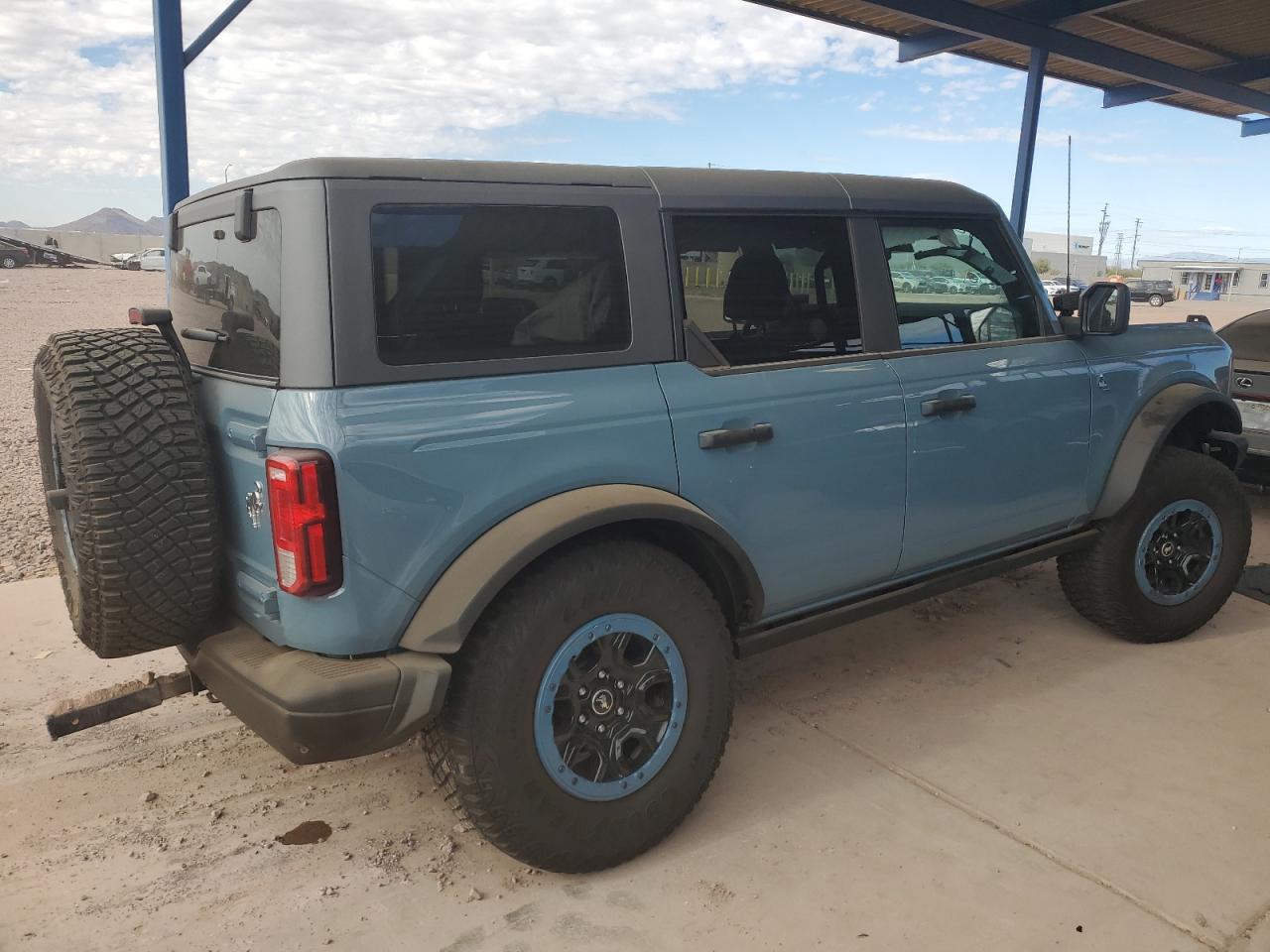 2022 Ford Bronco - Image 3