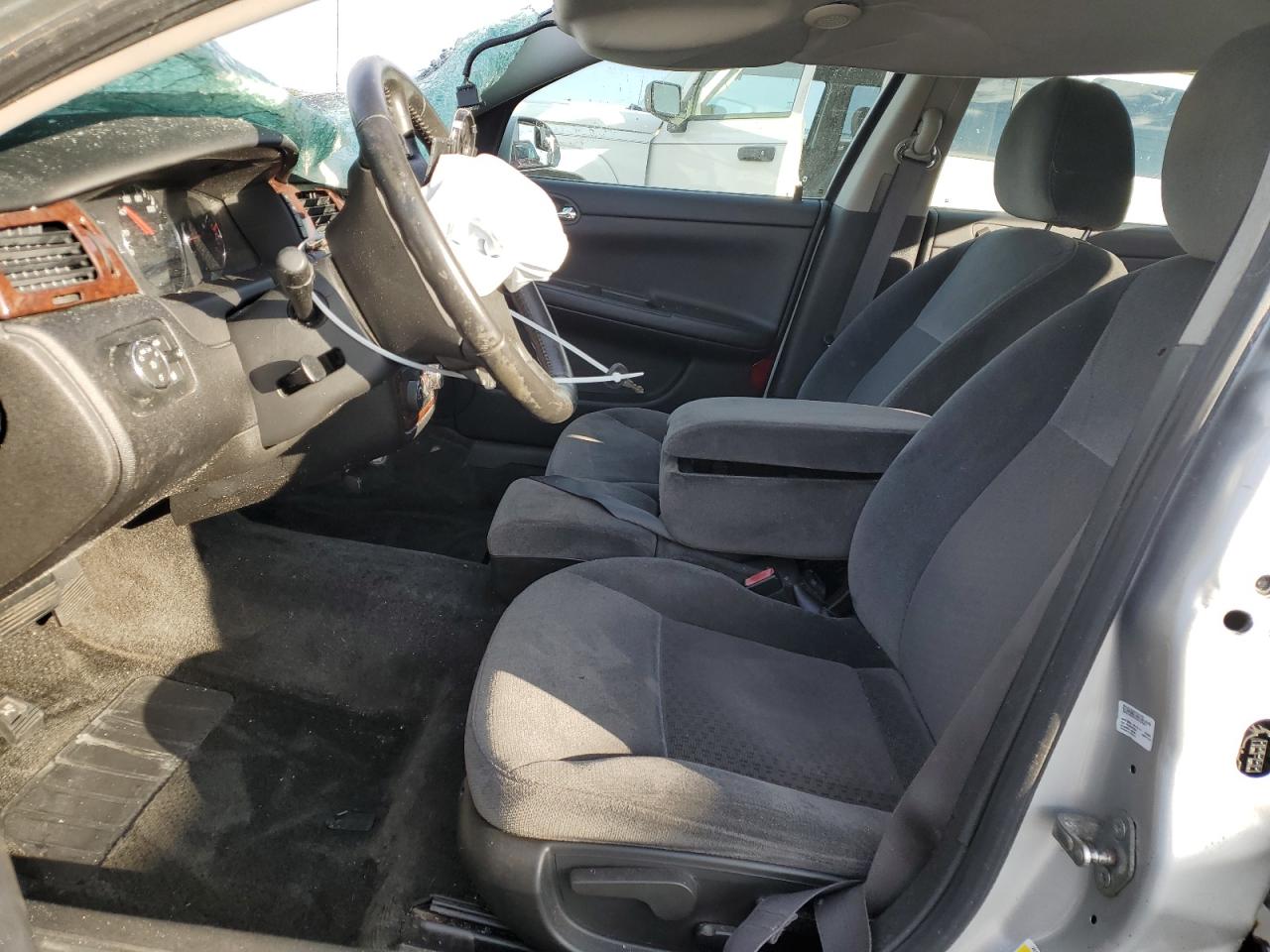 2011 Chevrolet Impala - Image 7