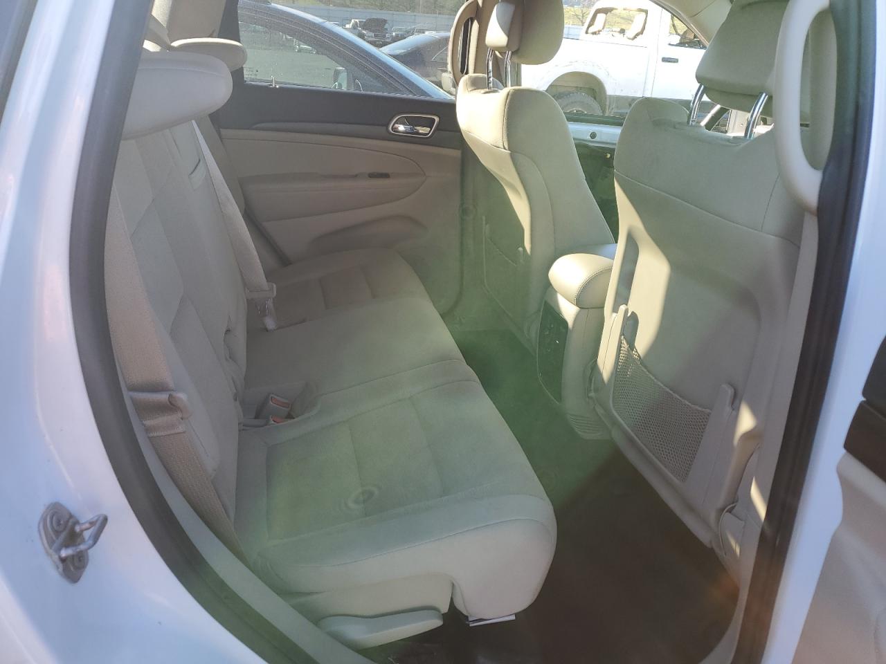 2016 Jeep Grand Cherokee - Image 10