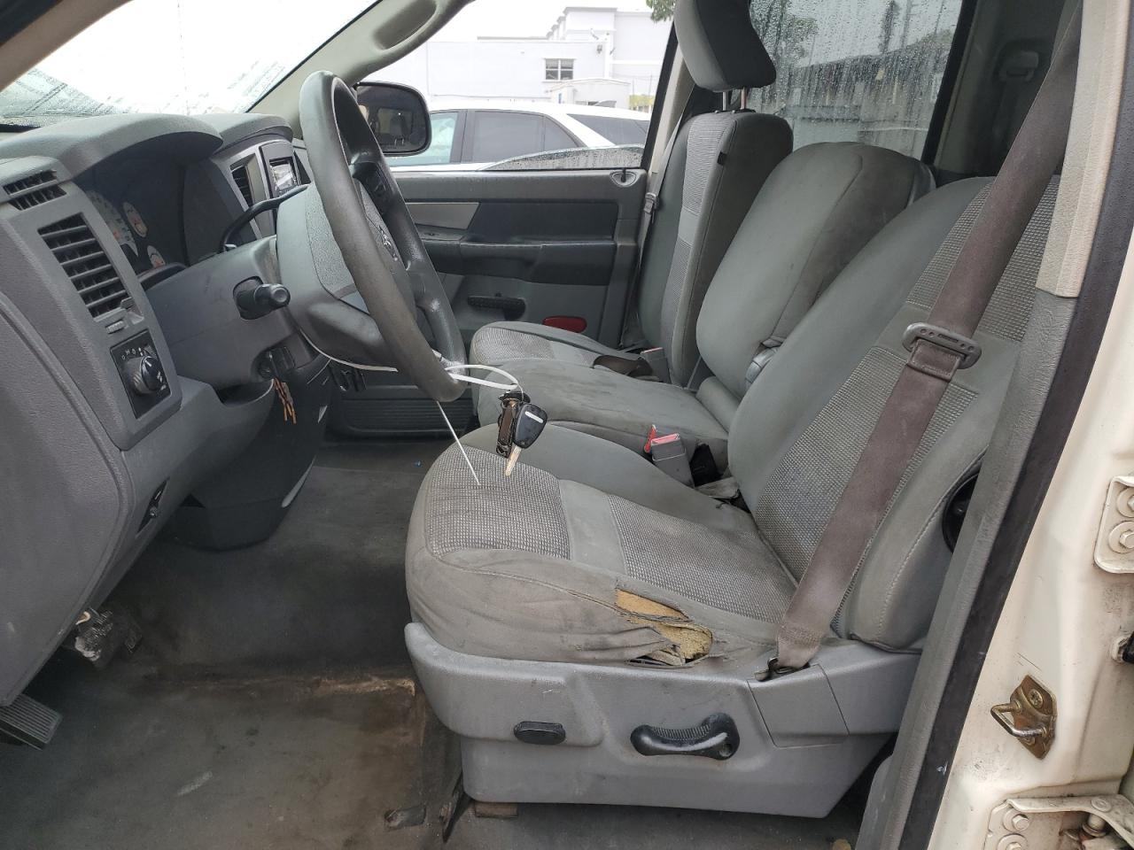 2007 Dodge RAM - Image 7