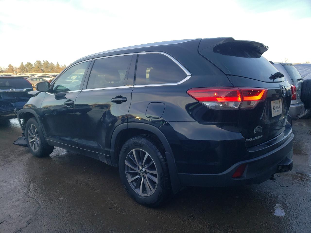 2017 Toyota Highlander - Image 2