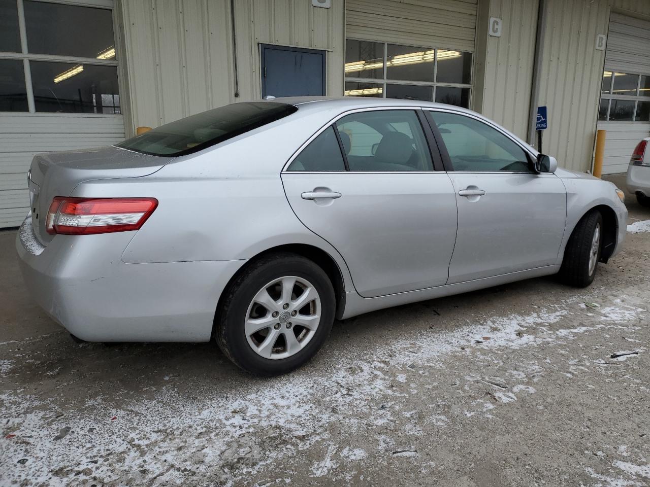 2010 Toyota Camry - Image 3