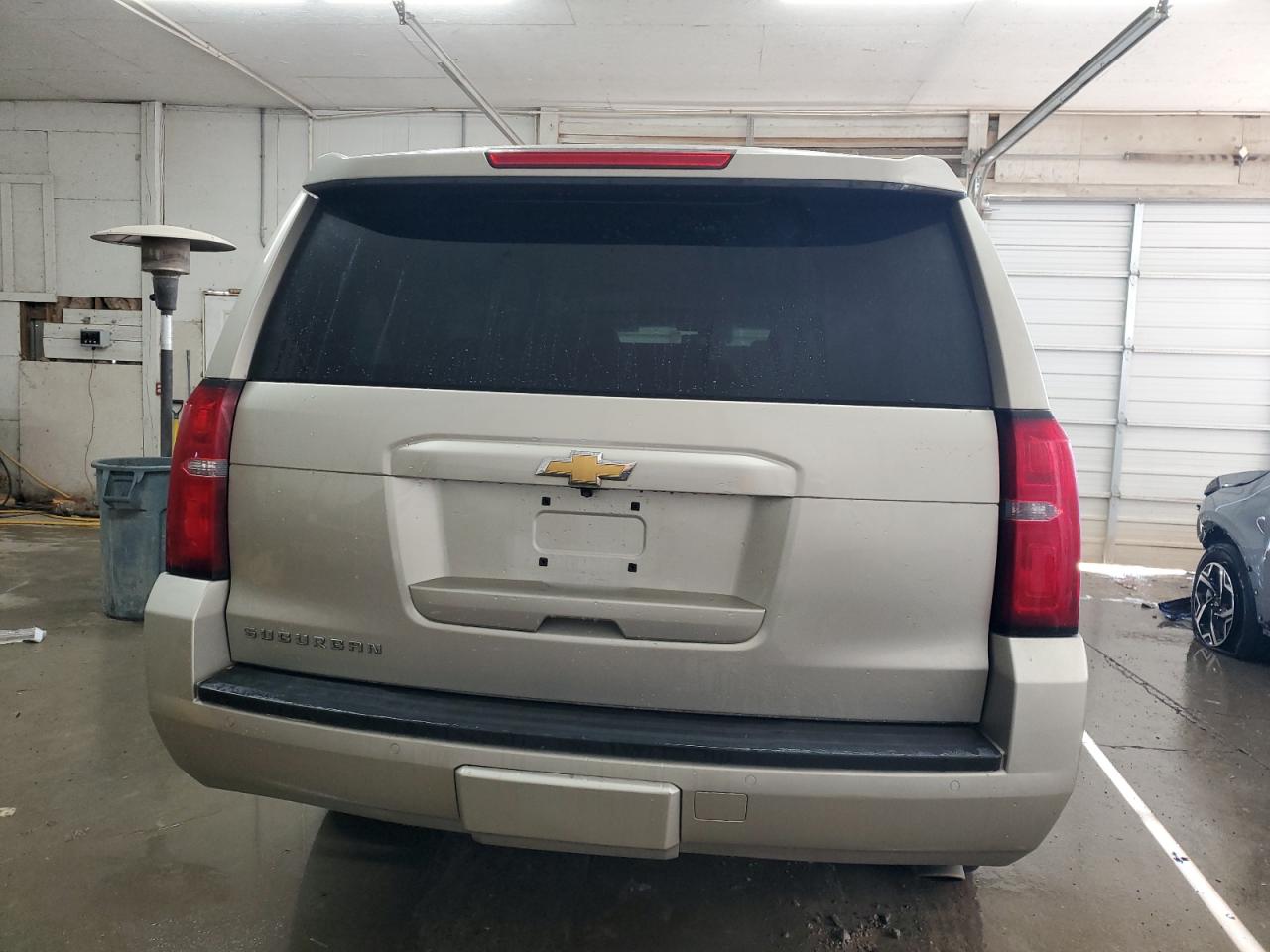 2017 Chevrolet Suburban - Image 6