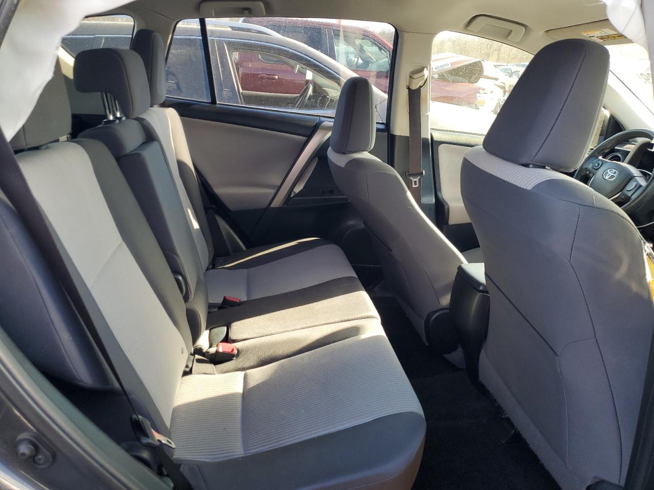 2015 Toyota RAV 4 - Image 10