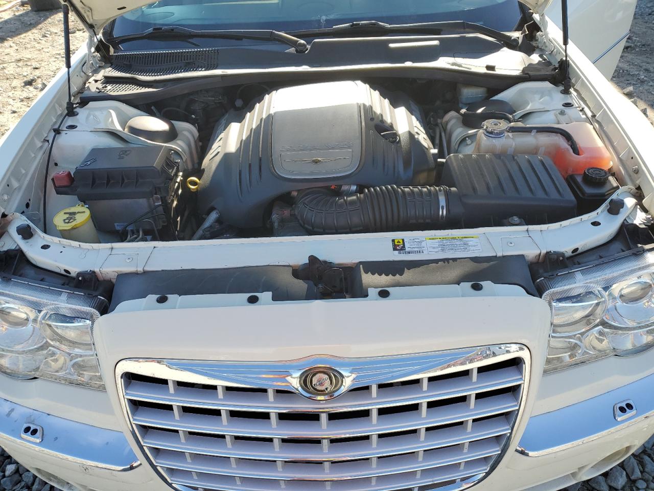 2005 Chrysler 300 - Image 11