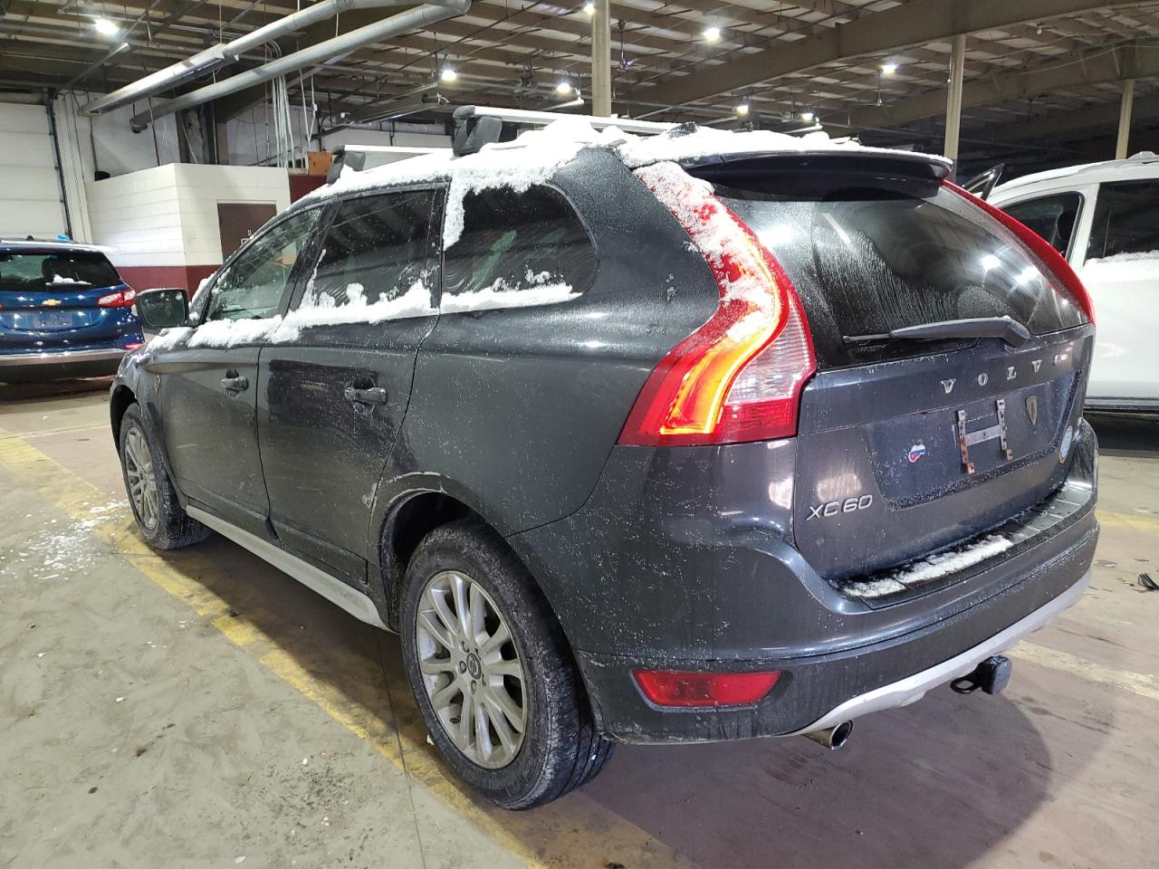 2010 Volvo XC60 - Image 2
