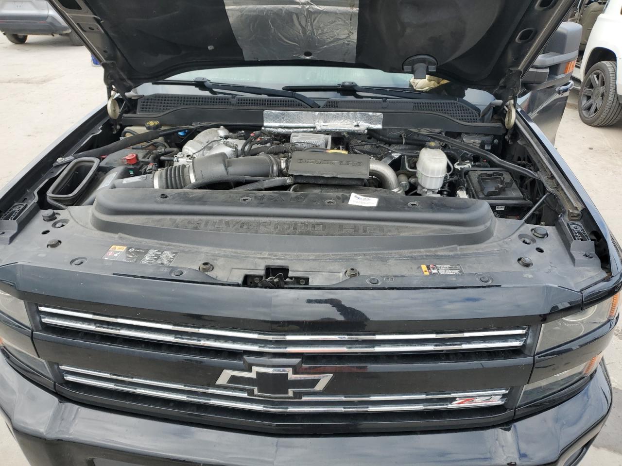 2019 Chevrolet Silverado - Image 12