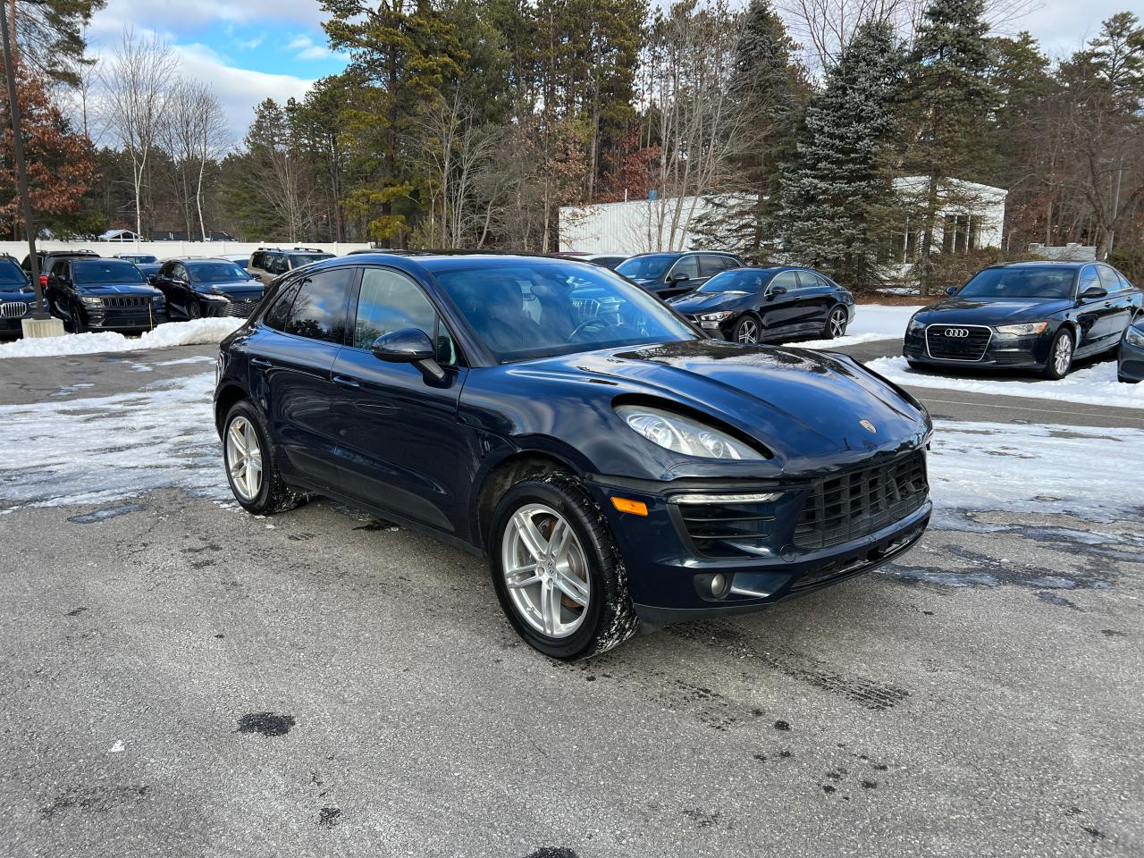 VIN WP1AA2A53HLB05390 2017 PORSCHE MACAN no.1