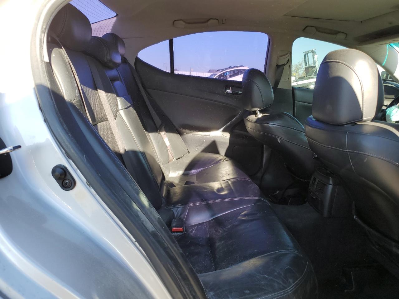 2009 Lexus IS - Image 11