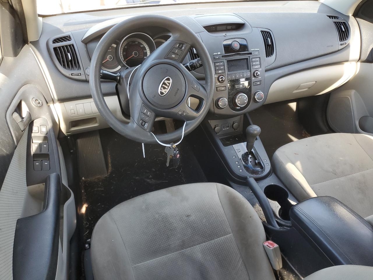 2010 Kia Forte - Image 8