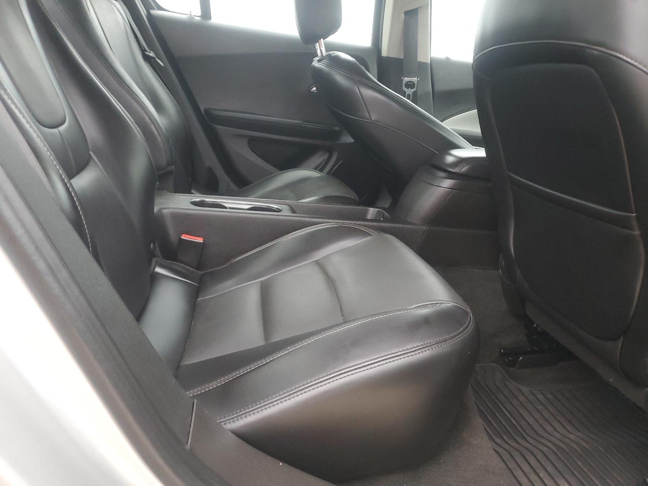 2012 Chevrolet Volt - Image 10