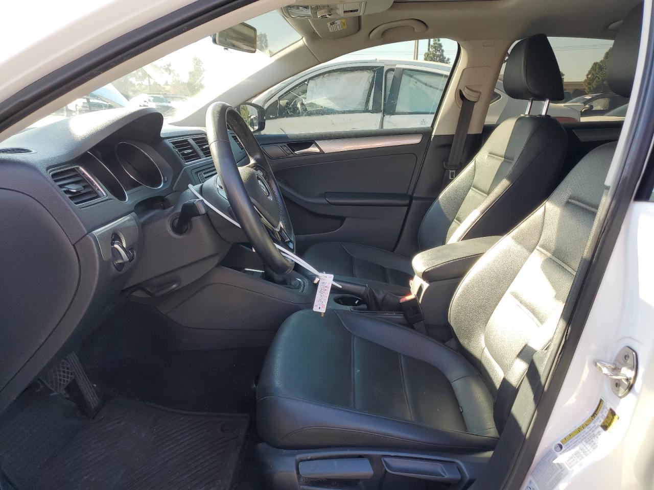 2017 Volkswagen Jetta - Image 7