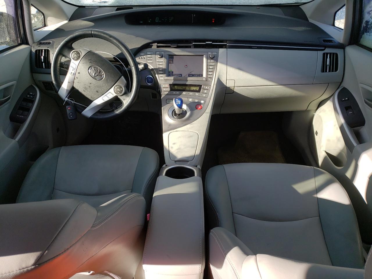 2013 Toyota Prius - Image 8