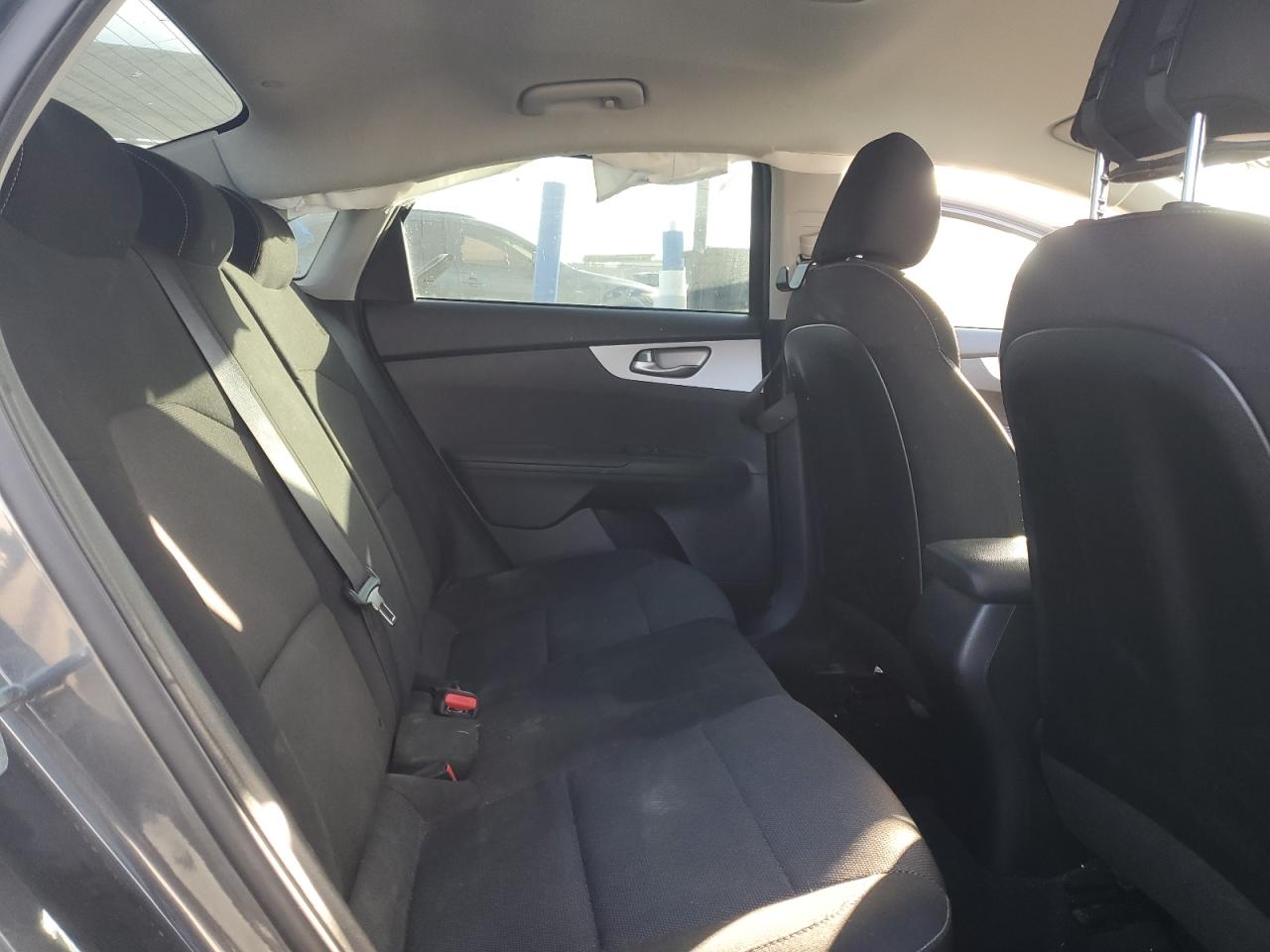 2023 Kia Forte - Image 11