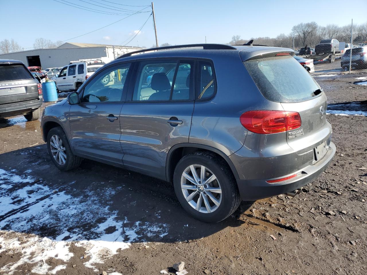 2018 Volkswagen Tiguan - Image 2