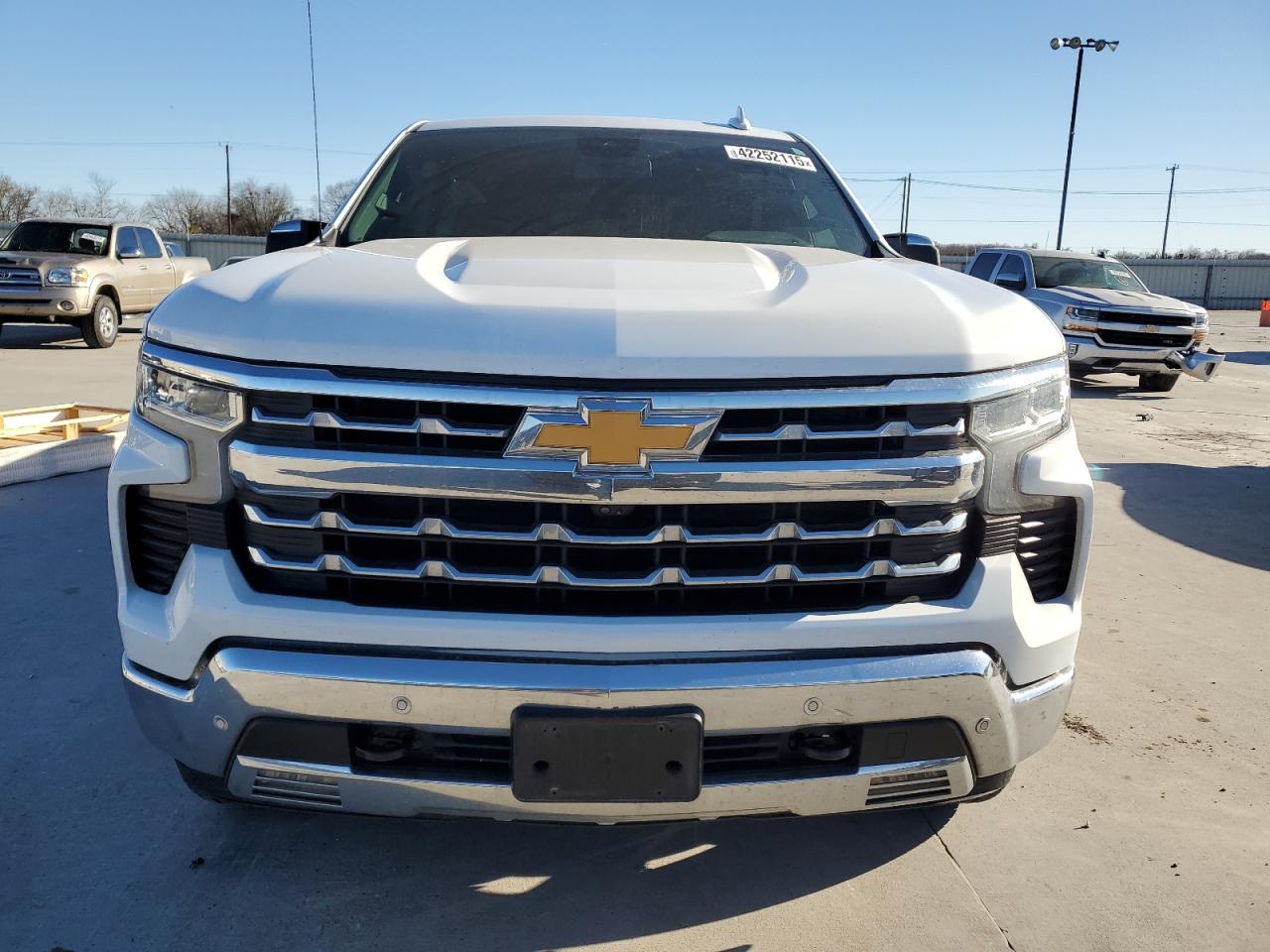 2022 Chevrolet Silverado - Image 5