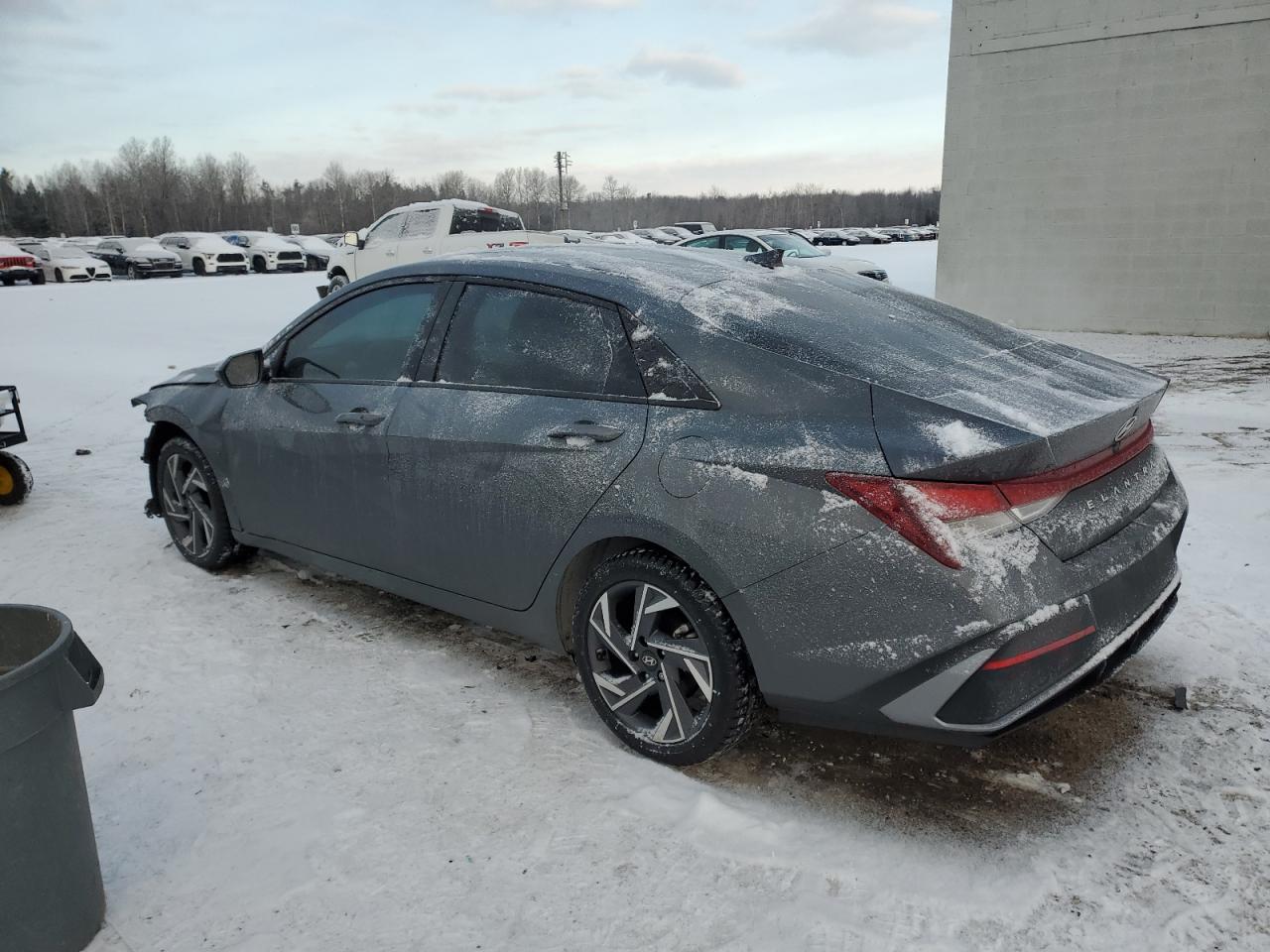 2024 Hyundai Elantra - Image 2
