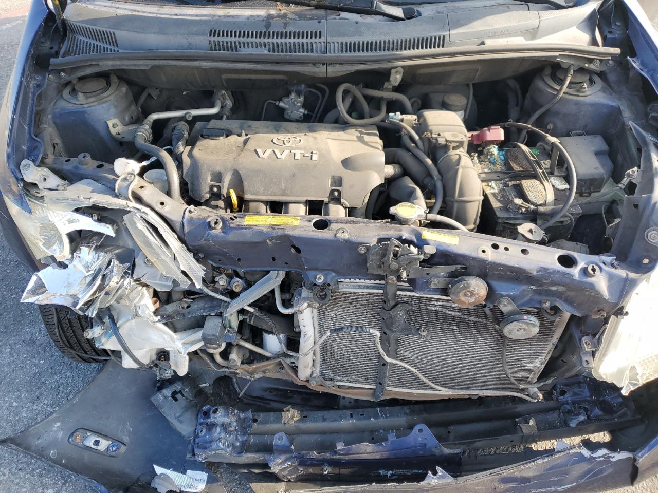 2004 Toyota xA - Image 12