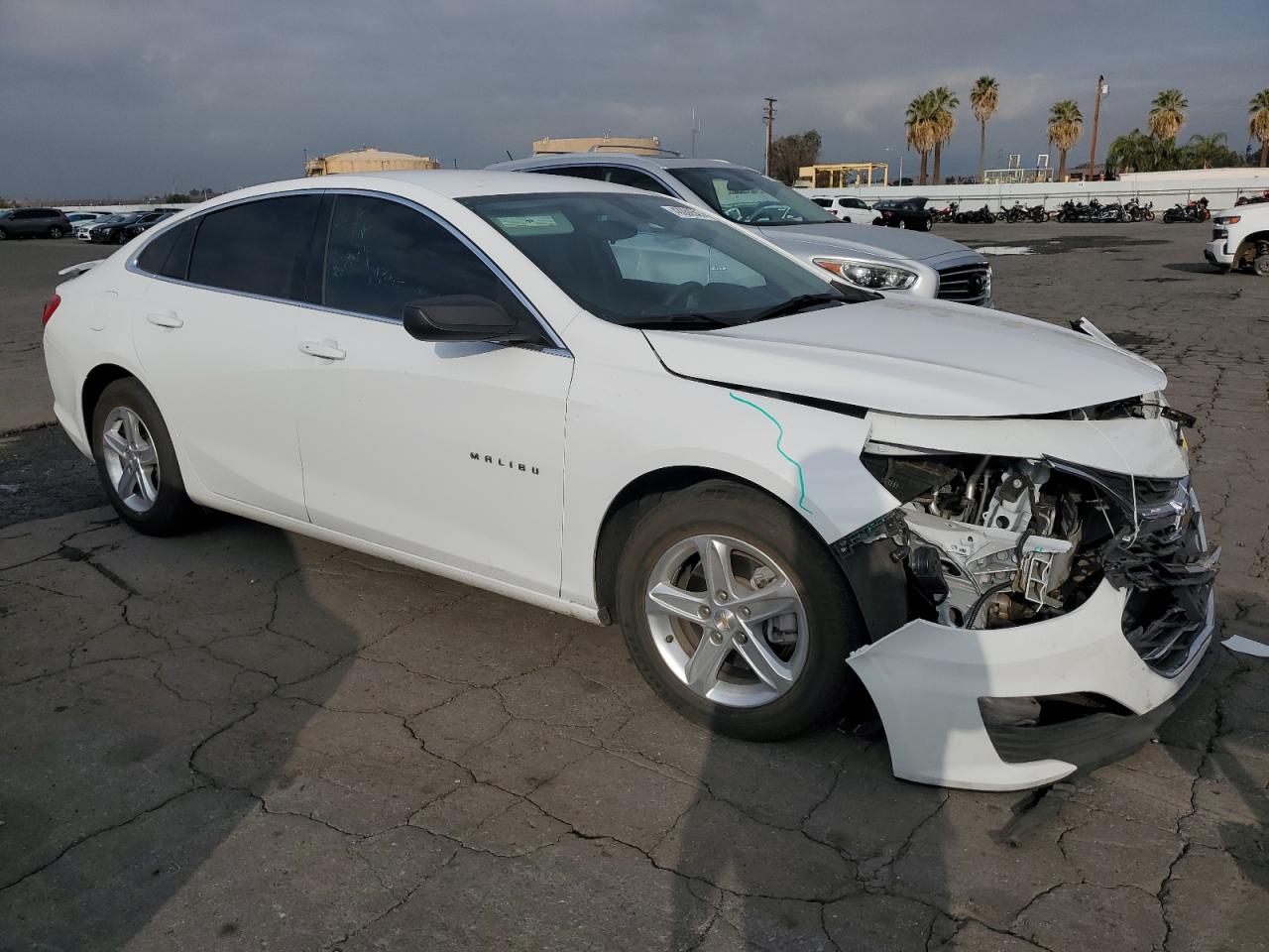 2022 Chevrolet Malibu - Image 4