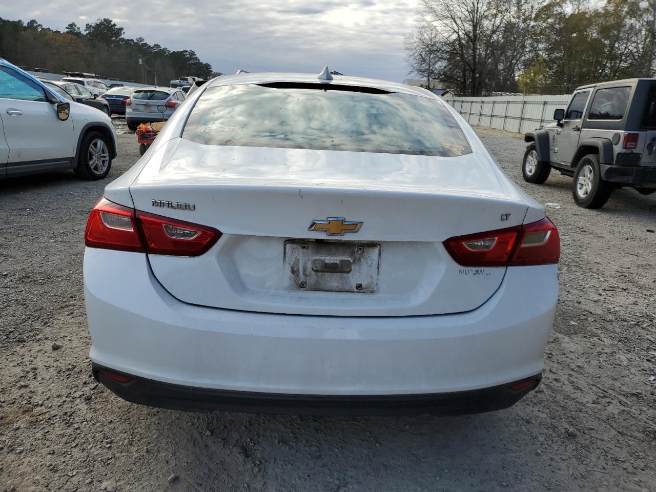 2017 Chevrolet Malibu - Image 6