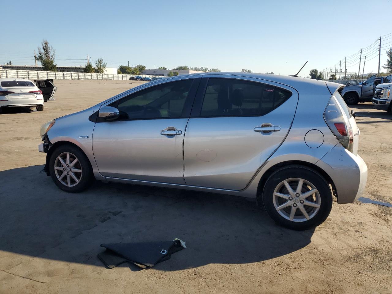 2012 Toyota Prius - Image 2