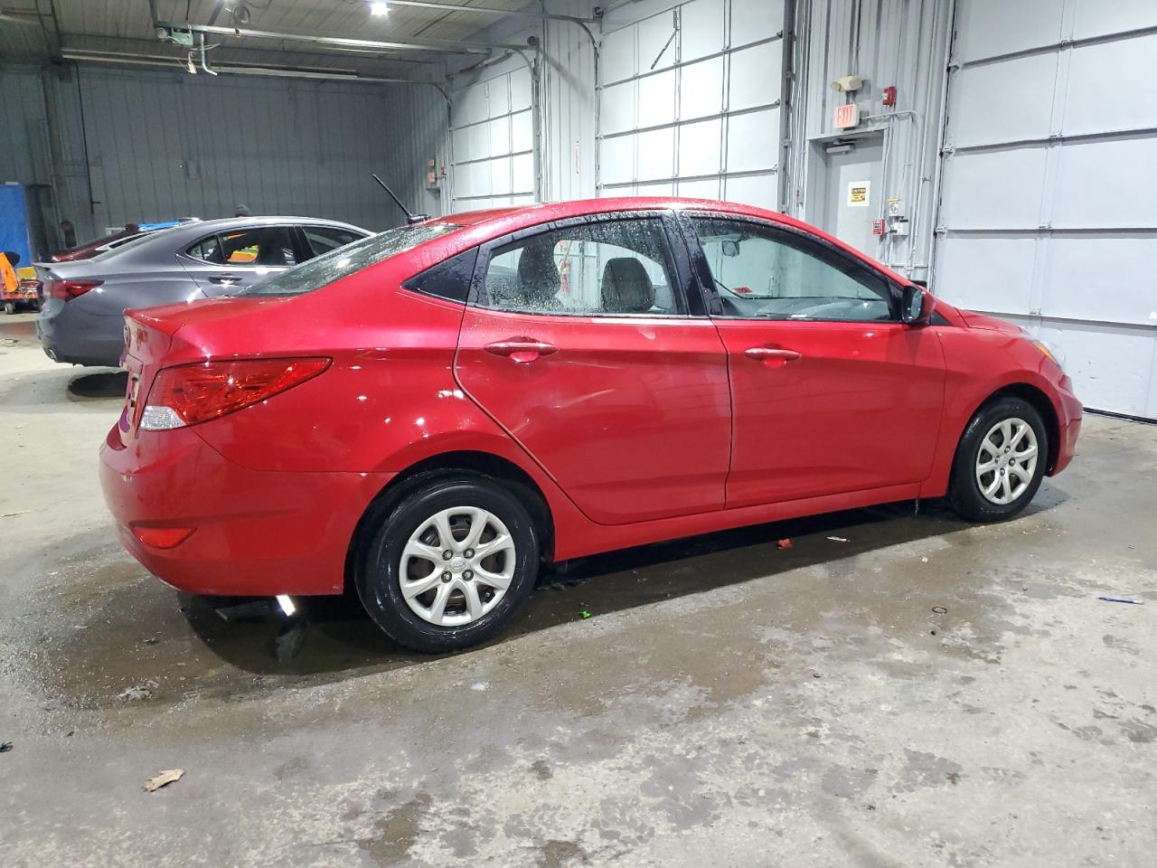 2013 Hyundai Accent - Image 3