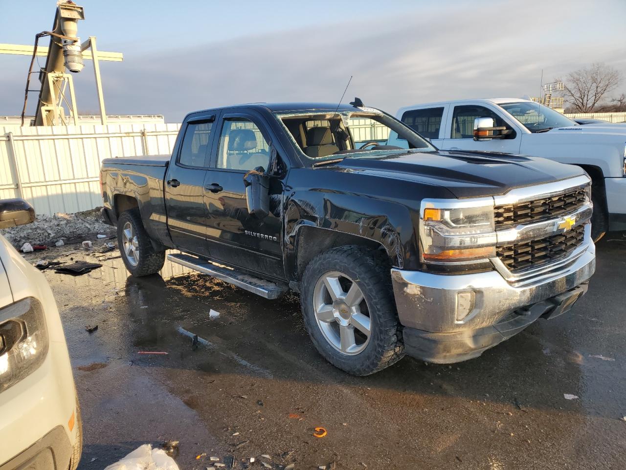 2016 Chevrolet Silverado - Image 4