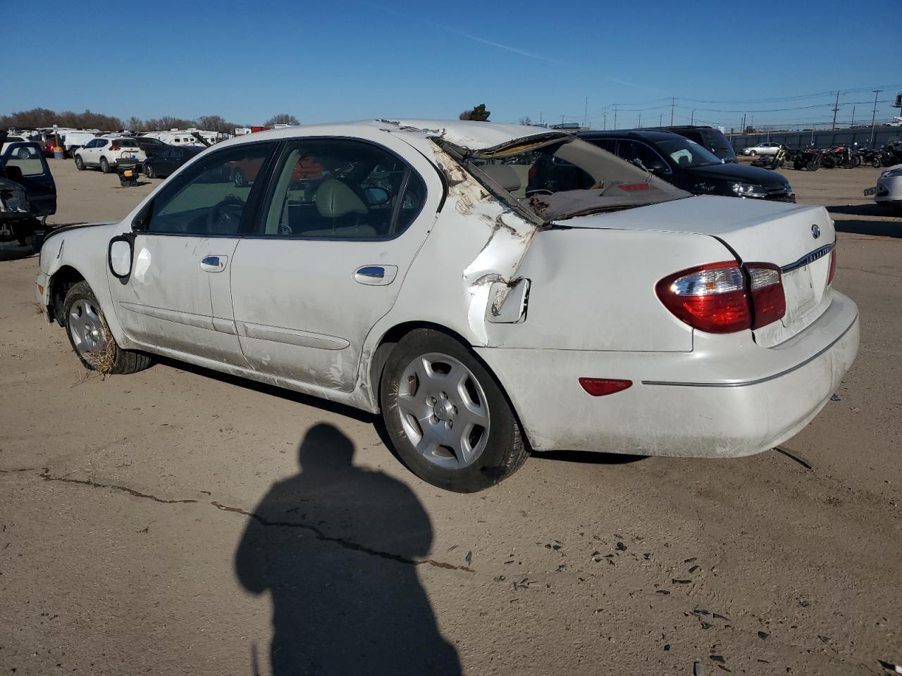 2001 Infiniti I - Image 2