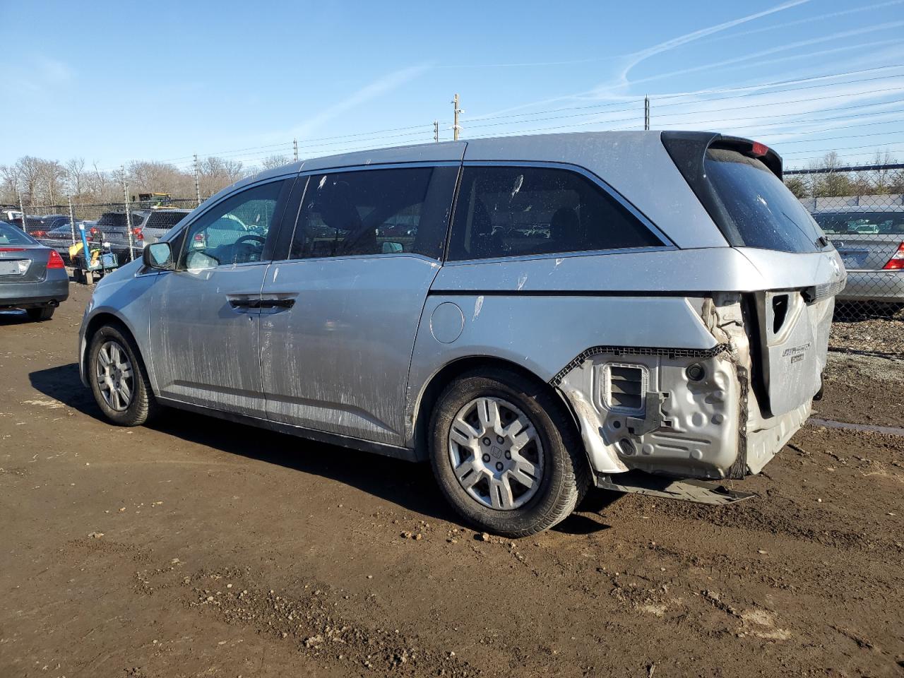 2011 Honda Odyssey - Image 2