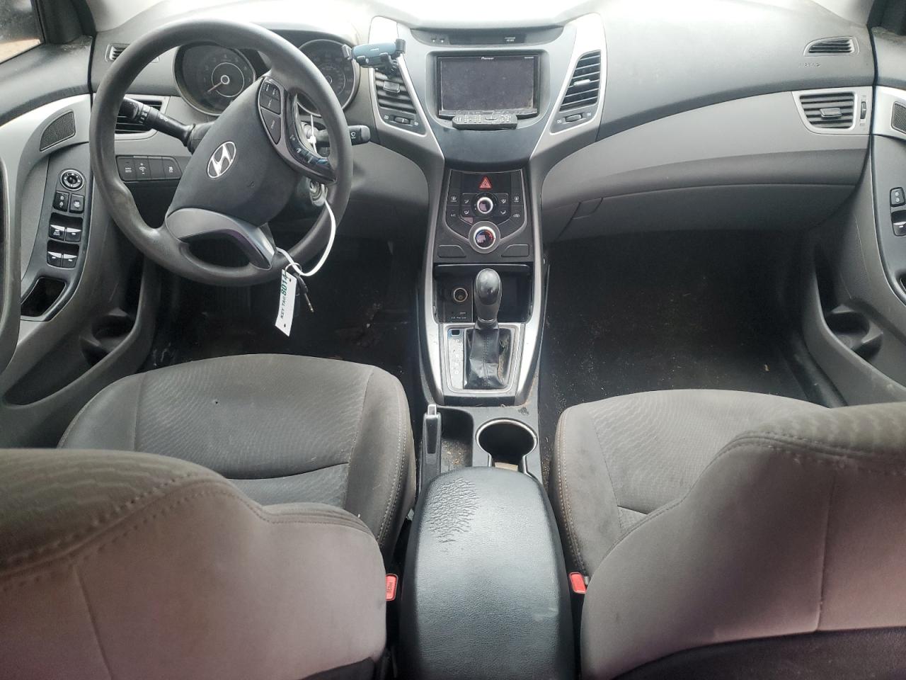 2015 Hyundai Elantra - Image 8